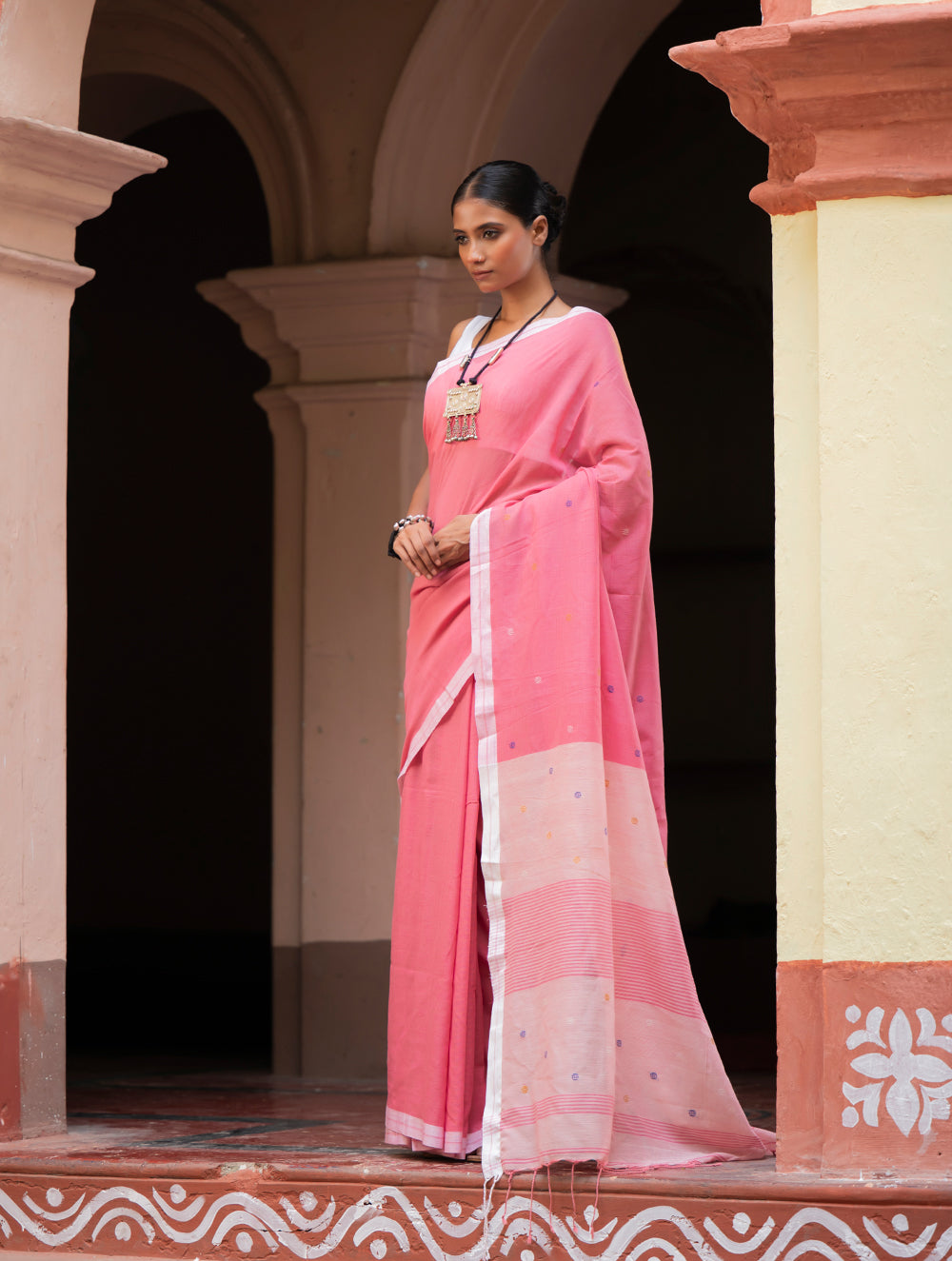 Load image into Gallery viewer, Soft &amp; Light. Handwoven Bengal Cotton Saree - Gulabsi