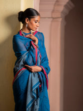 Load image into Gallery viewer, Soft &amp; Light. Handwoven Bengal Cotton Saree - Inkrose