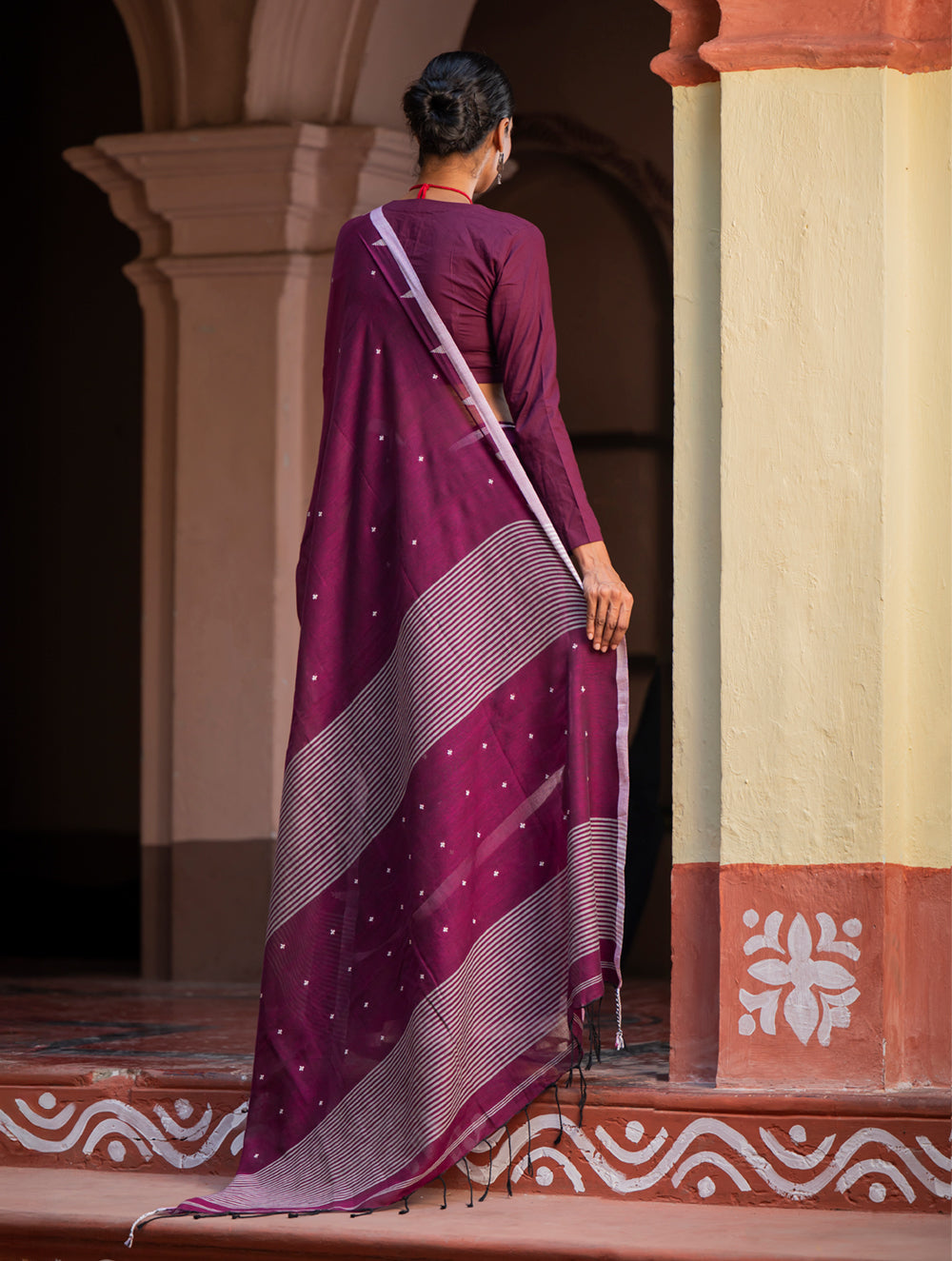 Load image into Gallery viewer, Soft &amp; Light. Handwoven Bengal Cotton Saree - Maroon Reverie
