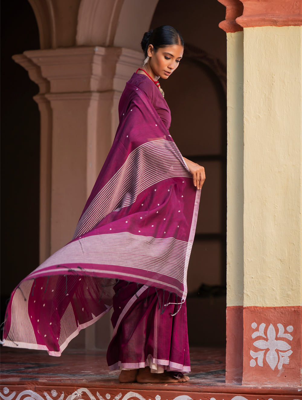 Load image into Gallery viewer, Soft &amp; Light. Handwoven Bengal Cotton Saree - Maroon Reverie