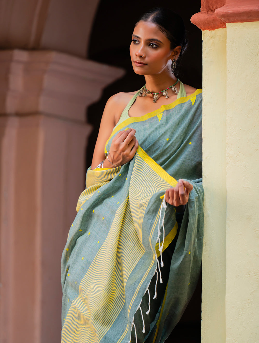 Load image into Gallery viewer, Soft &amp; Light. Handwoven Bengal Cotton Saree - Megh