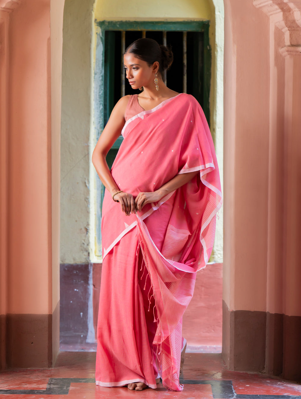 Load image into Gallery viewer, Soft &amp; Light. Handwoven Bengal Cotton Saree - Pink Elegance