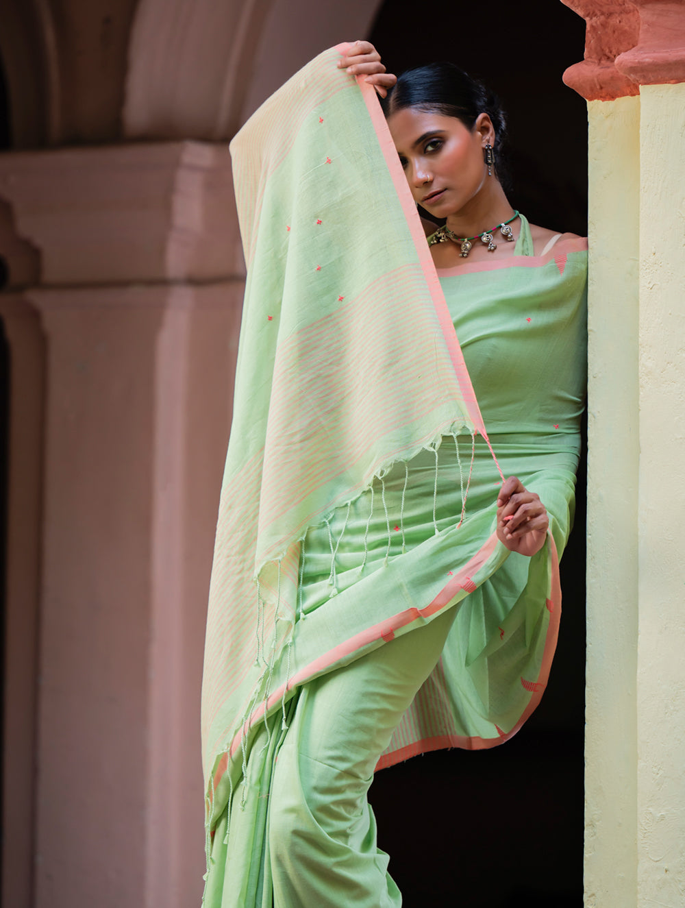 Load image into Gallery viewer, Soft &amp; Light. Handwoven Bengal Cotton Saree - Pistamora
