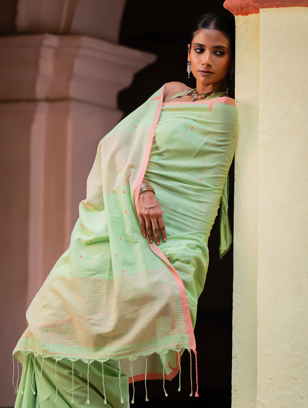 Soft & Light. Handwoven Bengal Cotton Saree - Pistamora