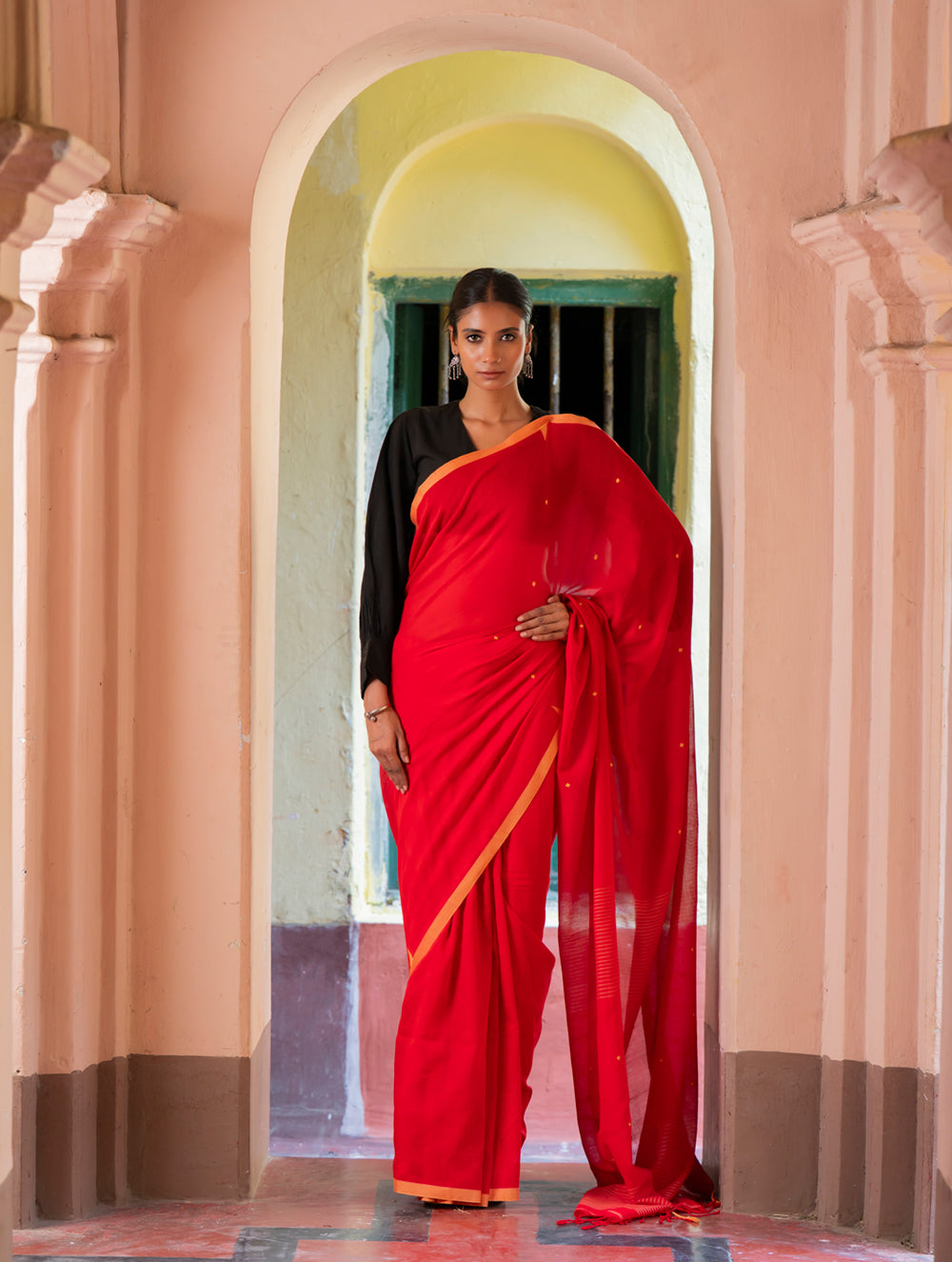 Load image into Gallery viewer, Soft &amp; Light. Handwoven Bengal Cotton Saree - Rang Dhara