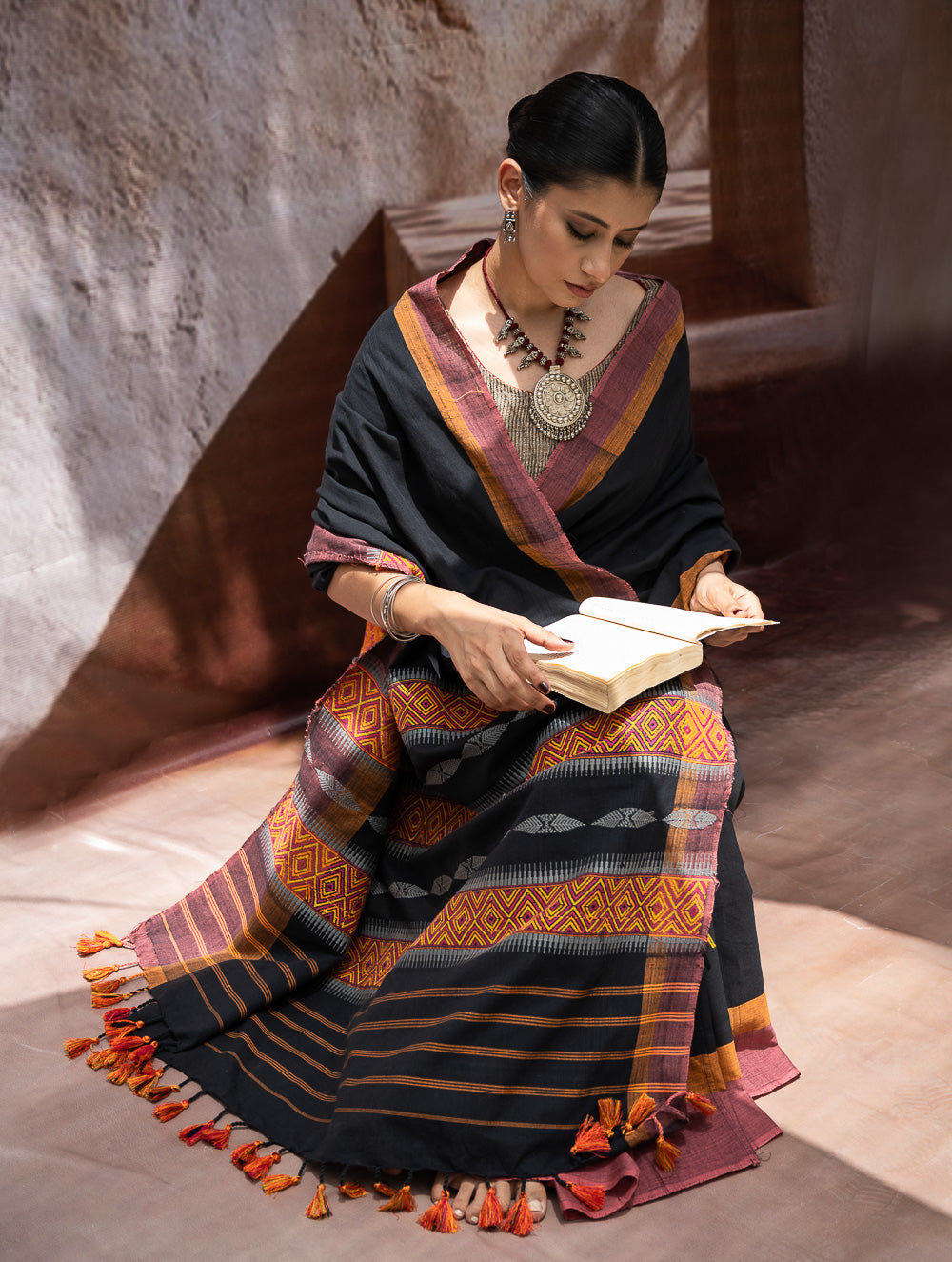 Load image into Gallery viewer, Striking Elegance. Exclusive Handwoven North-East Cotton Saree - Noir Blooms
