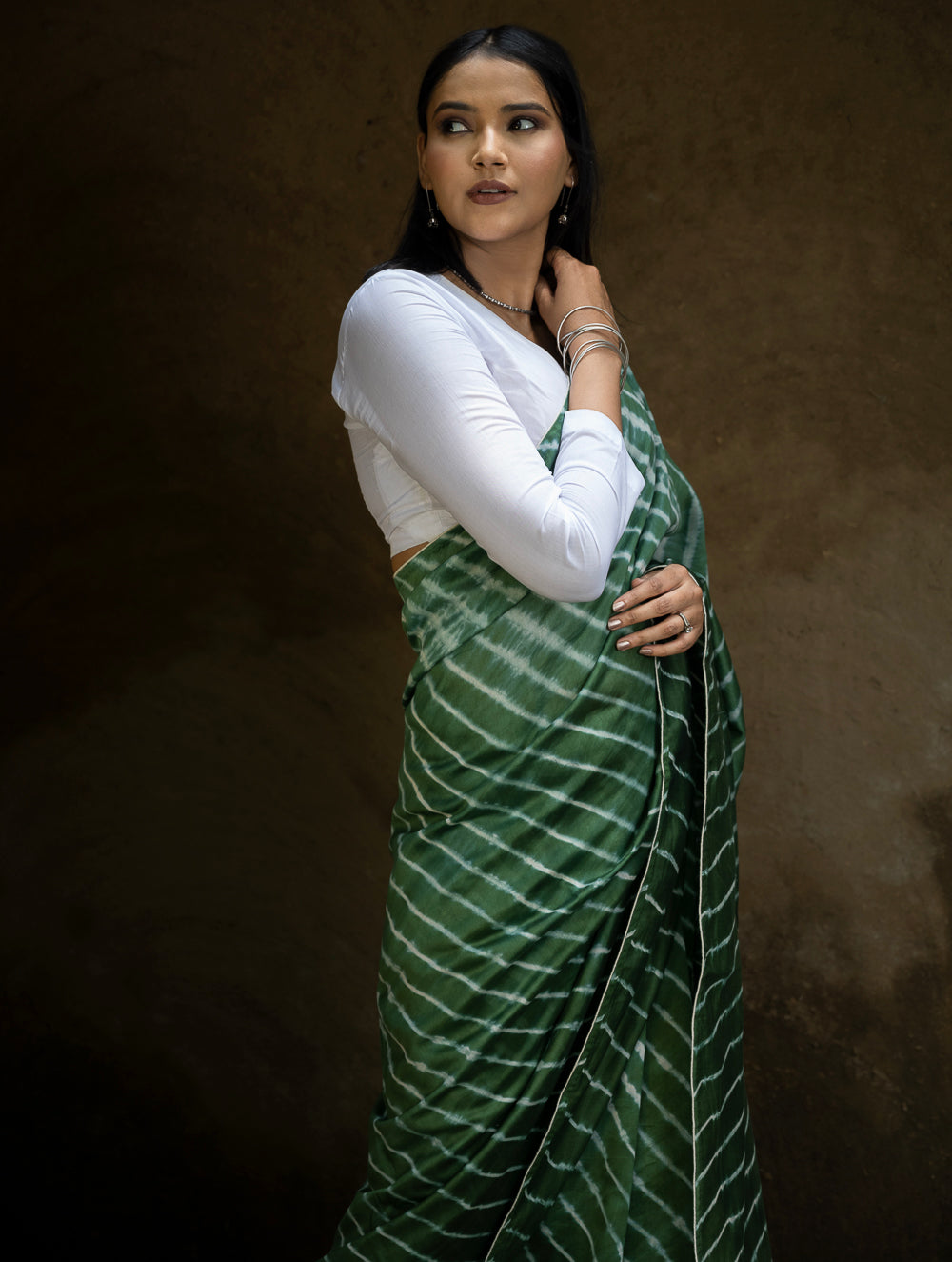 Load image into Gallery viewer, Striped Elegance. Hand Dyed Lehariya Chanderi Saree - Deep Green &amp; Beige