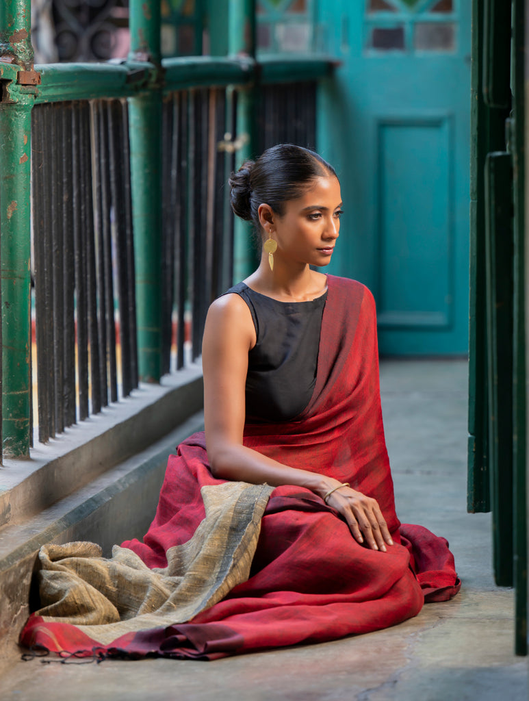 Stunning Elegance. Handwoven Bengal Linen Saree - Scarlet Drape