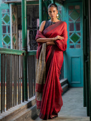 Stunning Elegance. Handwoven Bengal Linen Saree - Scarlet Drape