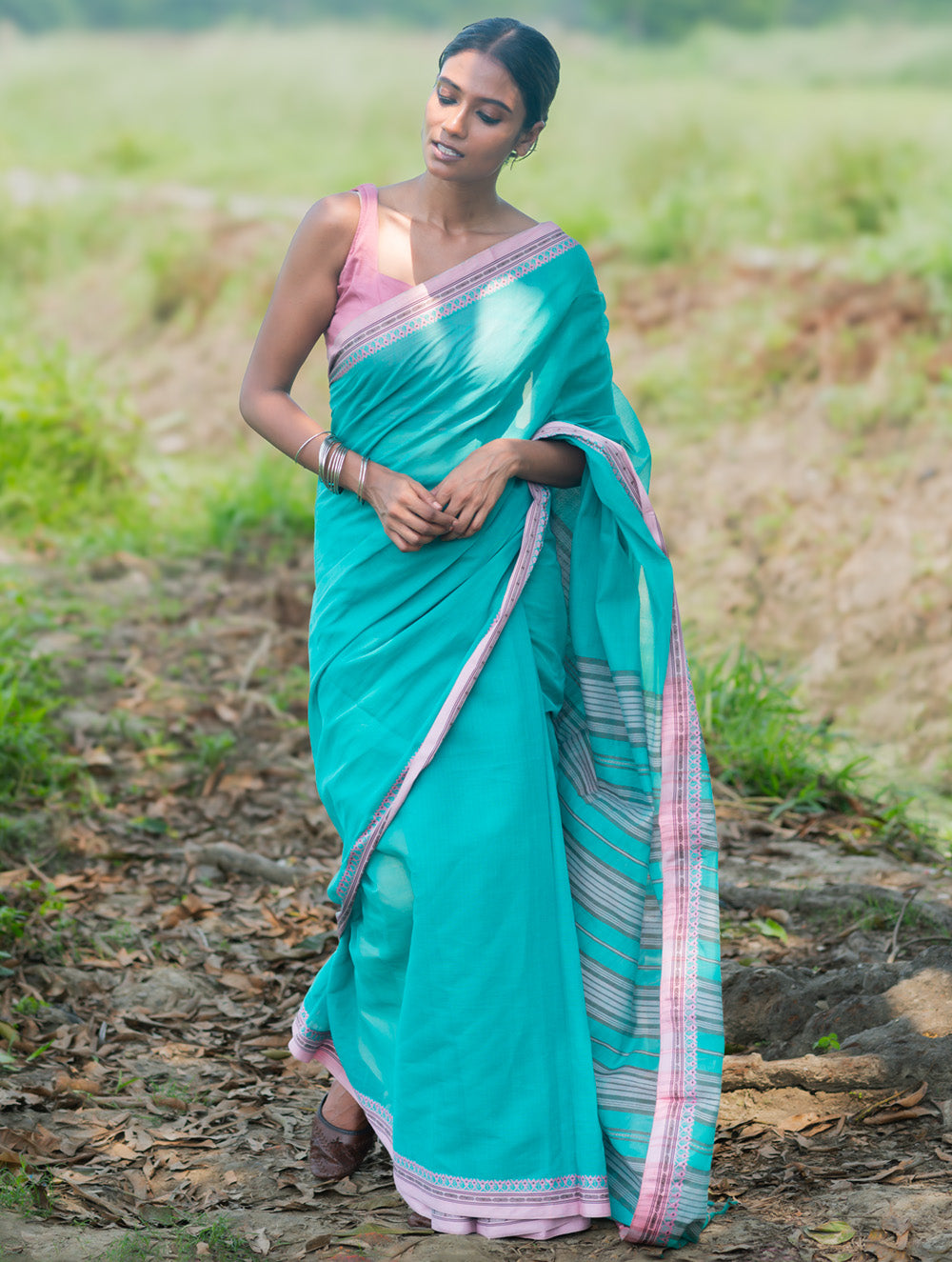 Bengal Weaves. Handwoven Soft Cotton Saree - Lagoon Bloom