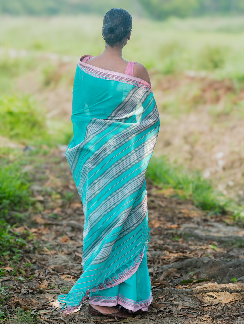 Bengal Weaves. Handwoven Soft Cotton Saree - Lagoon Bloom