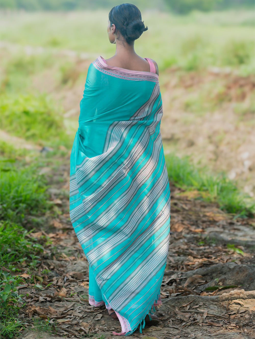 Bengal Weaves. Handwoven Soft Cotton Saree - Lagoon Bloom