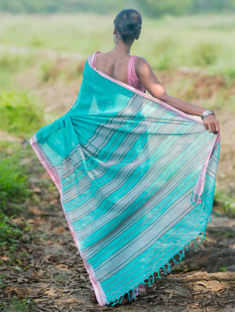 Bengal Weaves. Handwoven Soft Cotton Saree - Lagoon Bloom