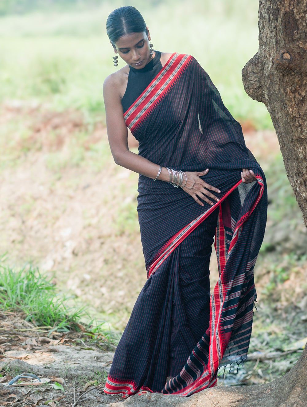 Bengal Weaves. Handwoven Soft Cotton Saree - Midnight Ember