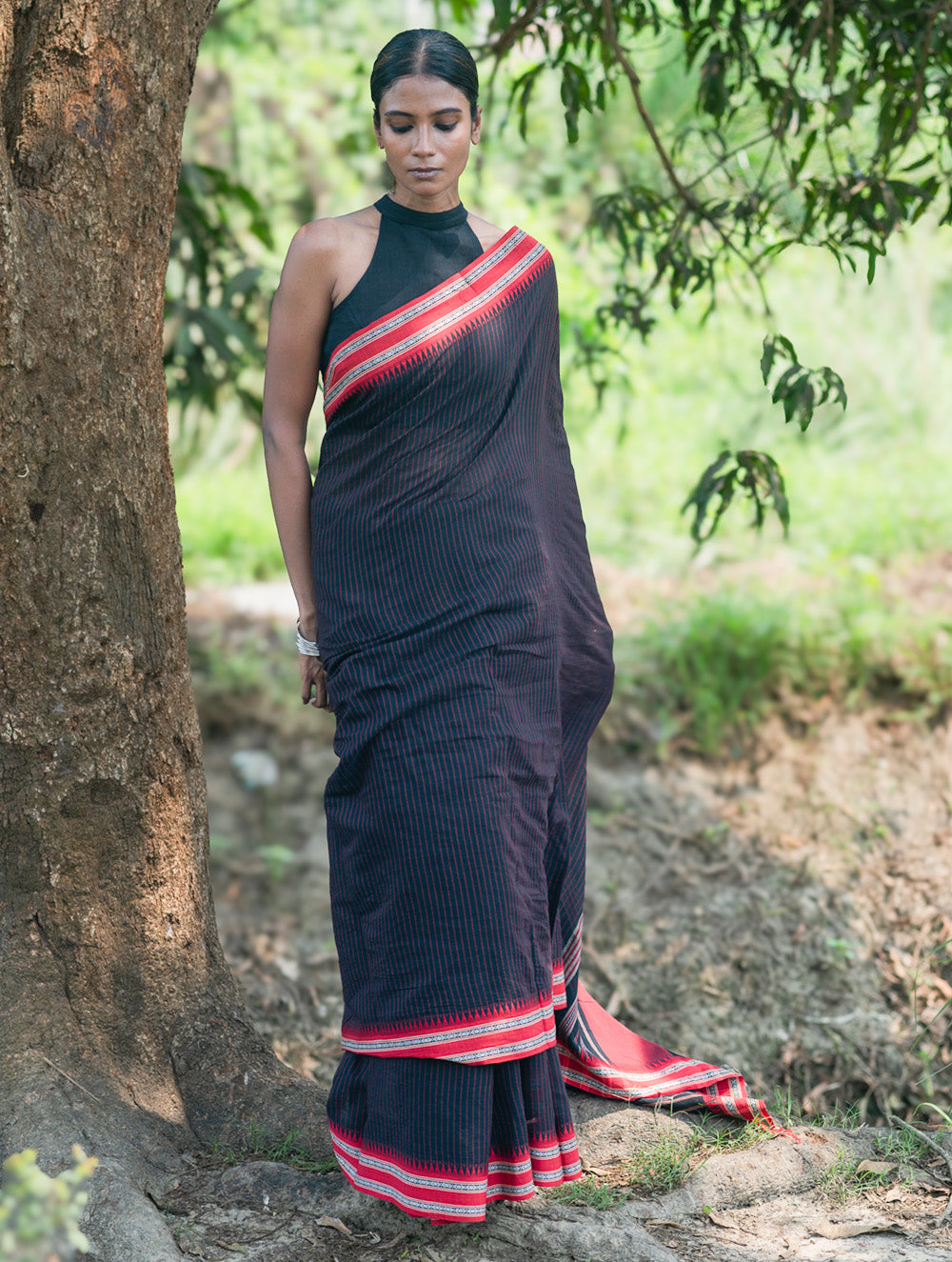 Bengal Weaves. Handwoven Soft Cotton Saree - Midnight Ember