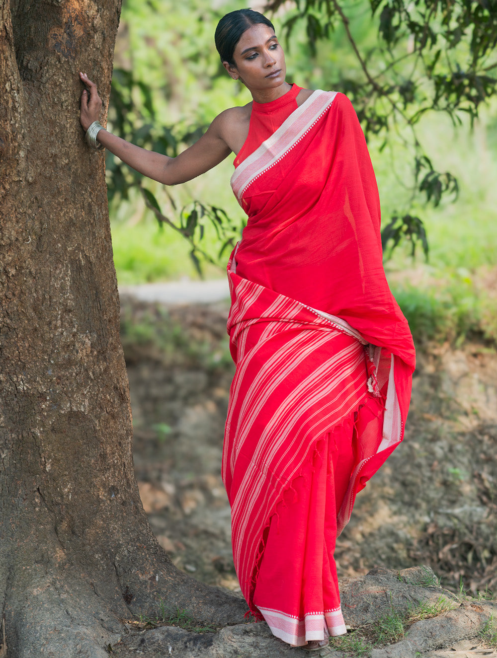 Bengal Weaves. Handwoven Soft Cotton Saree - Crimson Glow
