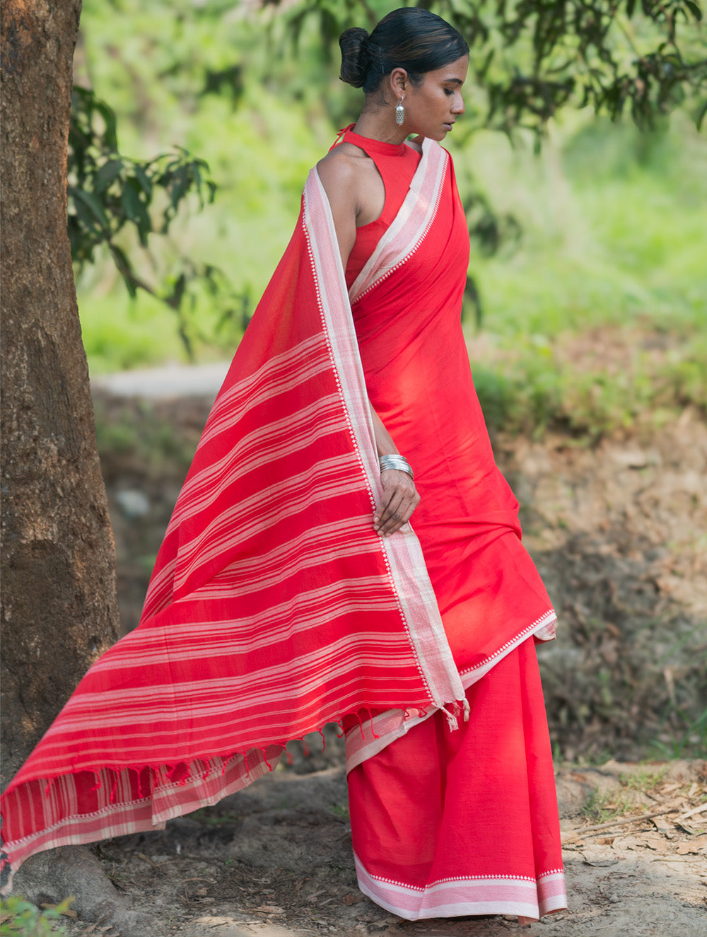 Bengal Weaves. Handwoven Soft Cotton Saree - Crimson Glow