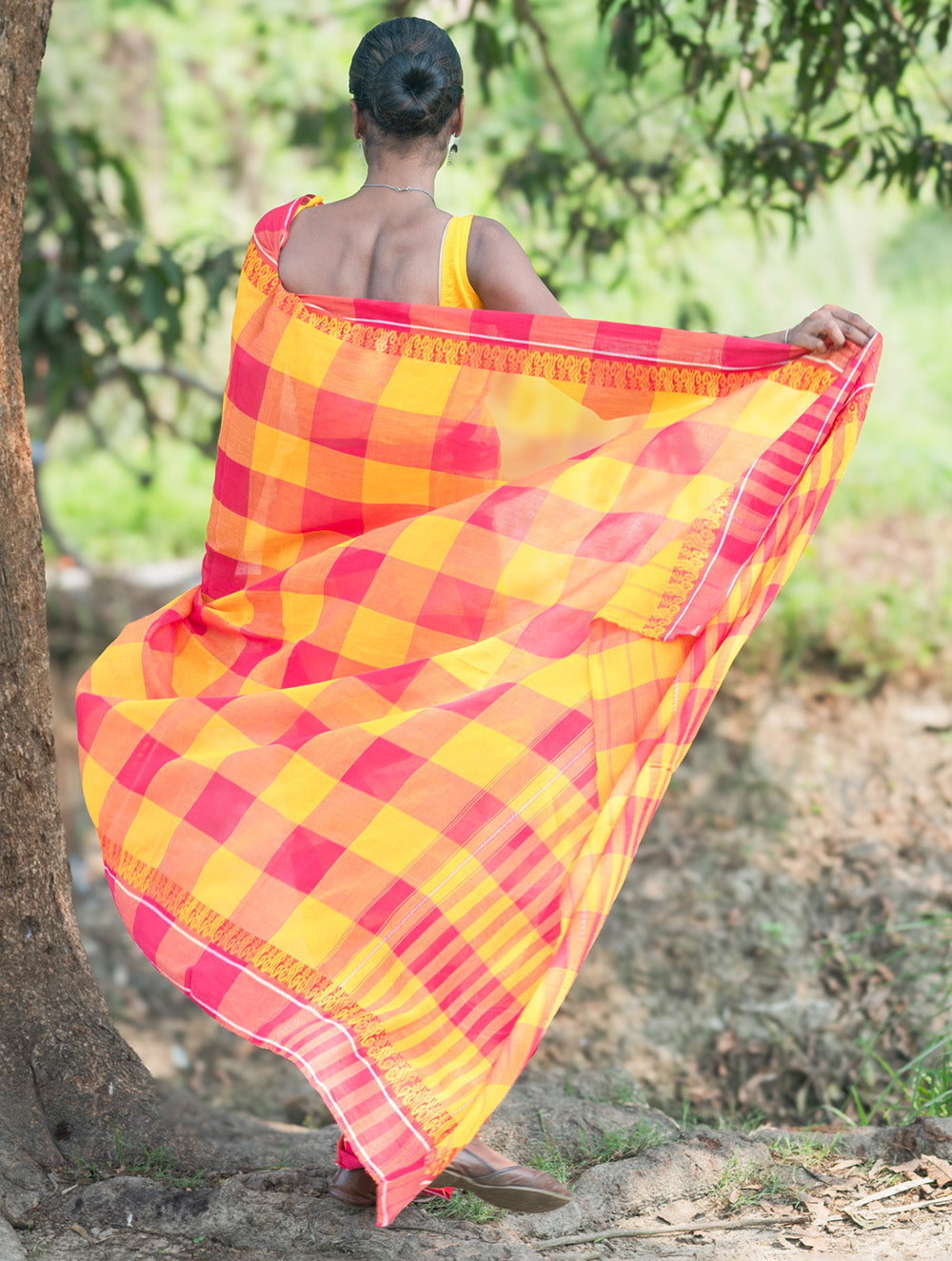 Bengal Weaves. Handwoven Cotton Saree - Aam Gulab