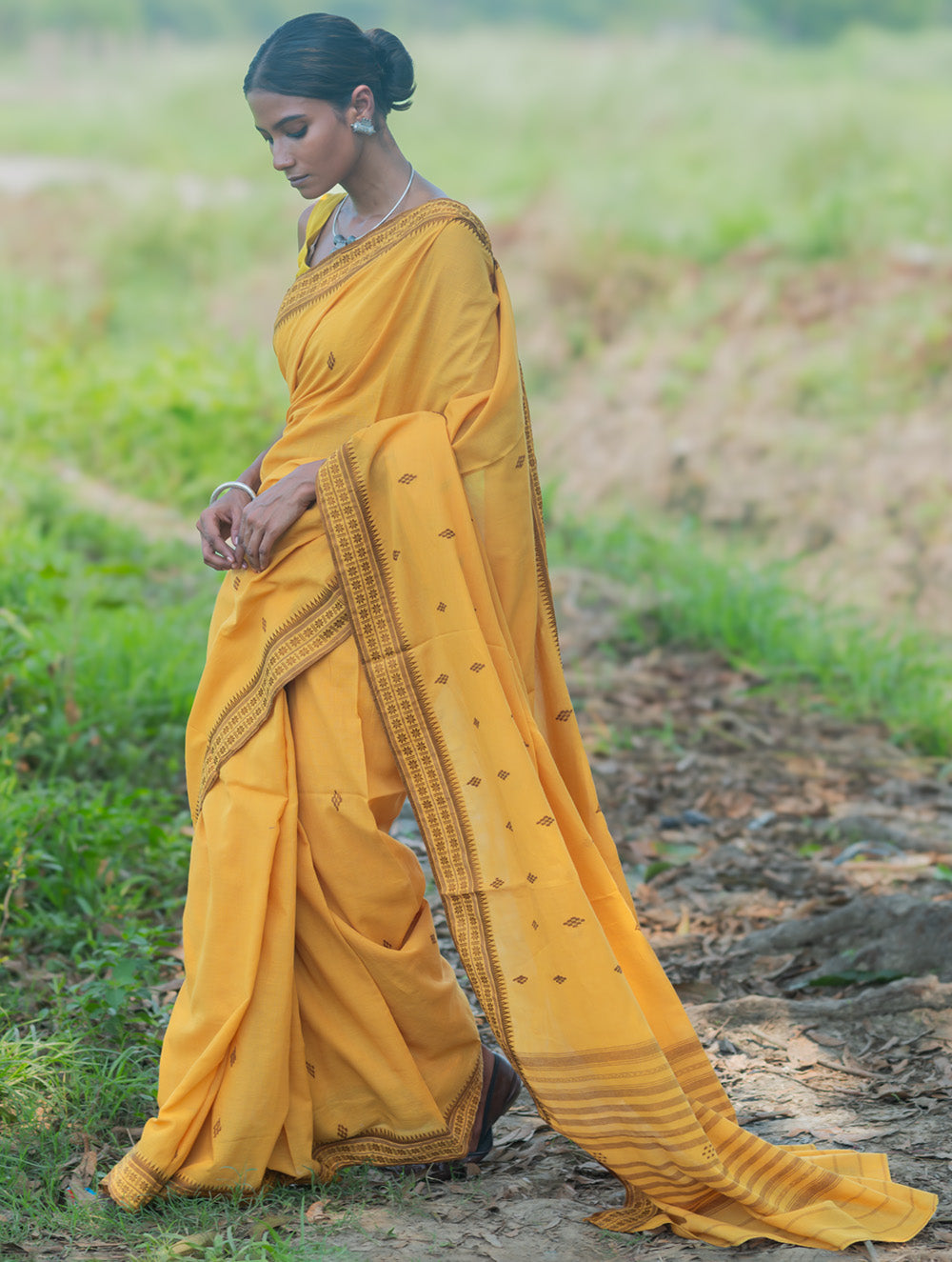 Bengal Weaves. Handwoven Cotton Saree - Sonar Tuli