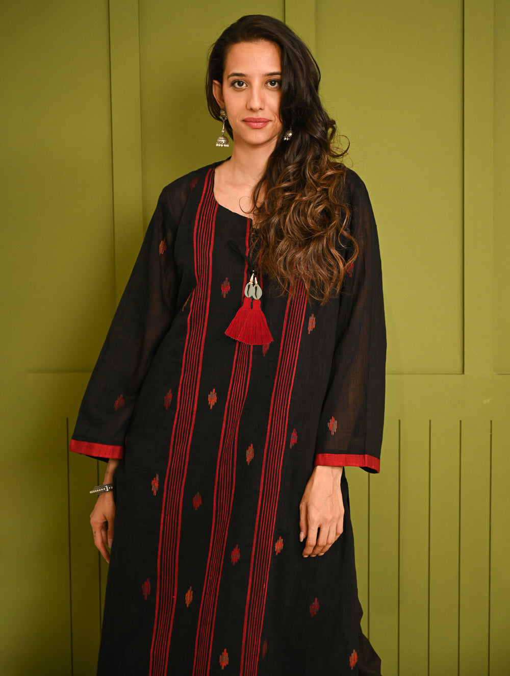 Ethnic Weaves. Bengal Handwoven Jamdani Light & Soft Mul Cotton Loose Fit Kurta - Stunning Black, (2 pc set)
