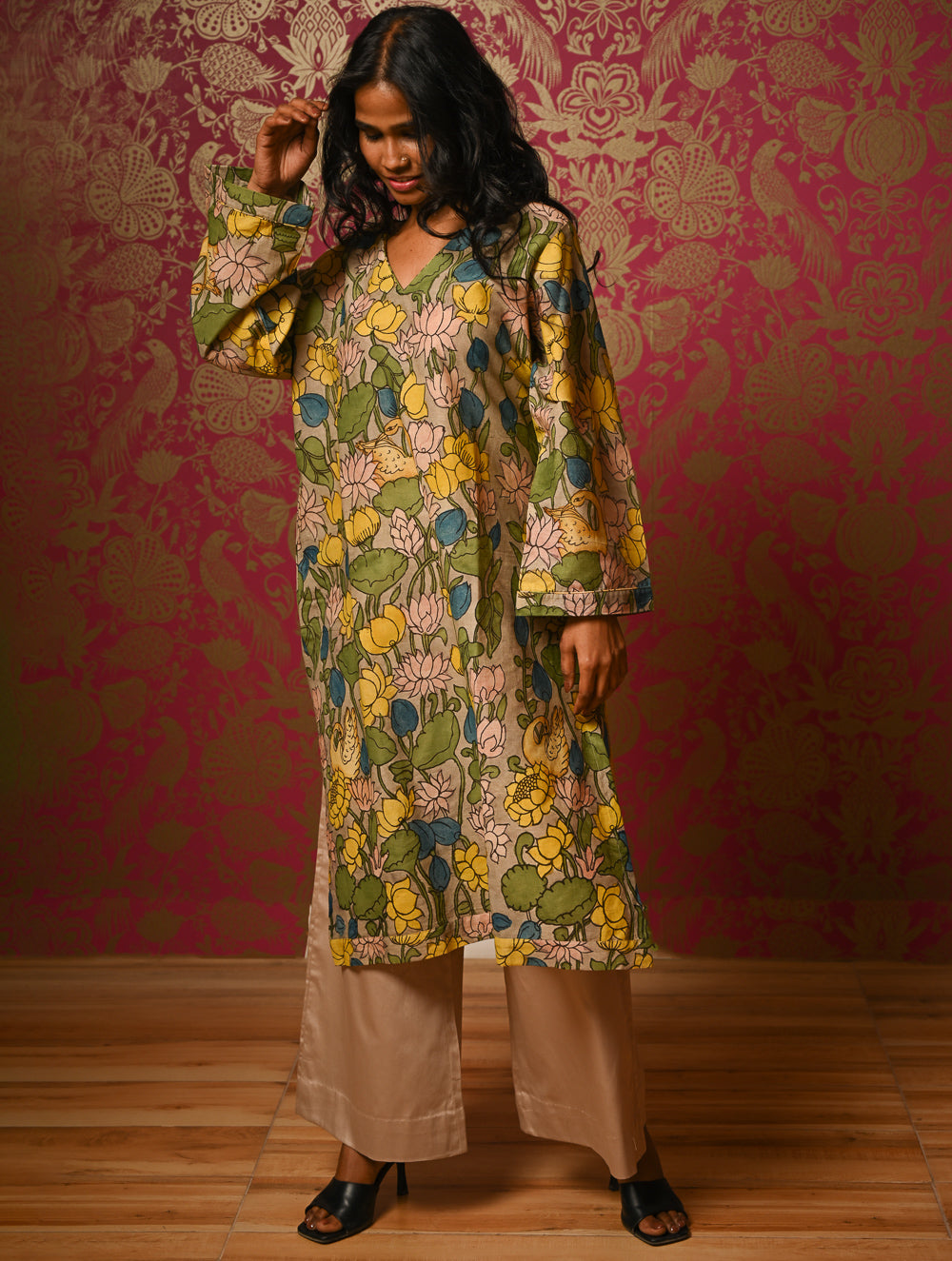 Exclusive, Authentic Kalamkari Cotton Loose Fit Kurta Set - Soft Grey Flora, (2 pc set)