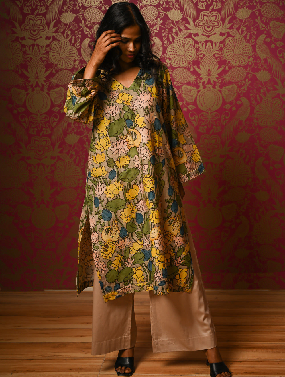 Exclusive, Authentic Kalamkari Cotton Loose Fit Kurta Set - Soft Grey Flora, (2 pc set)