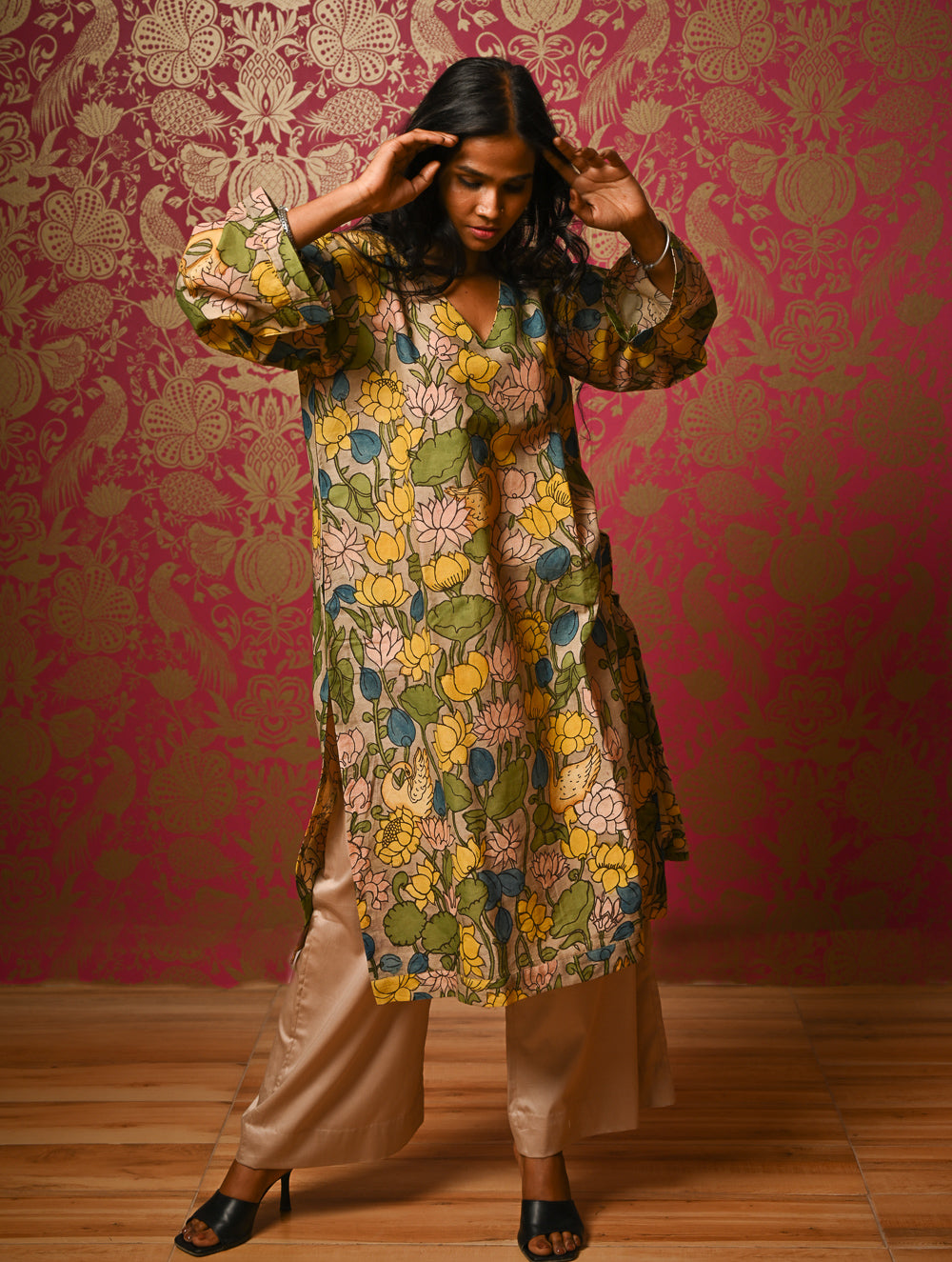 Exclusive, Authentic Kalamkari Cotton Loose Fit Kurta Set - Soft Grey Flora, (2 pc set)