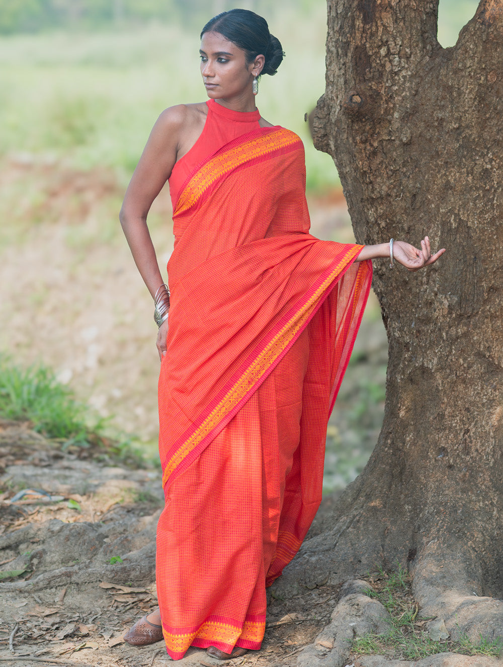 Bengal Weaves. Handwoven Soft Cotton Saree - Coral Radience