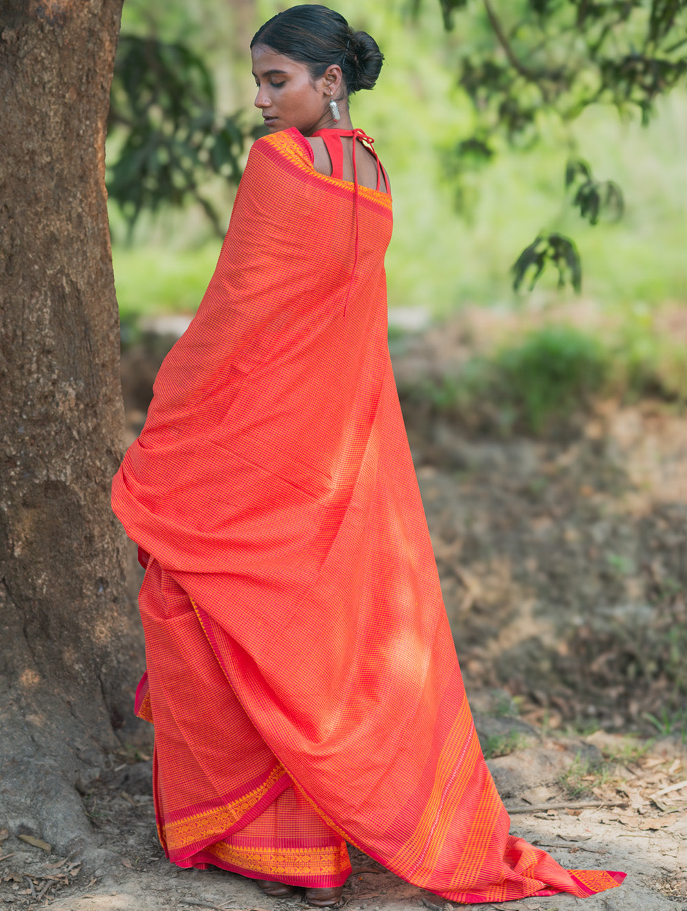 Bengal Weaves. Handwoven Soft Cotton Saree - Coral Radience