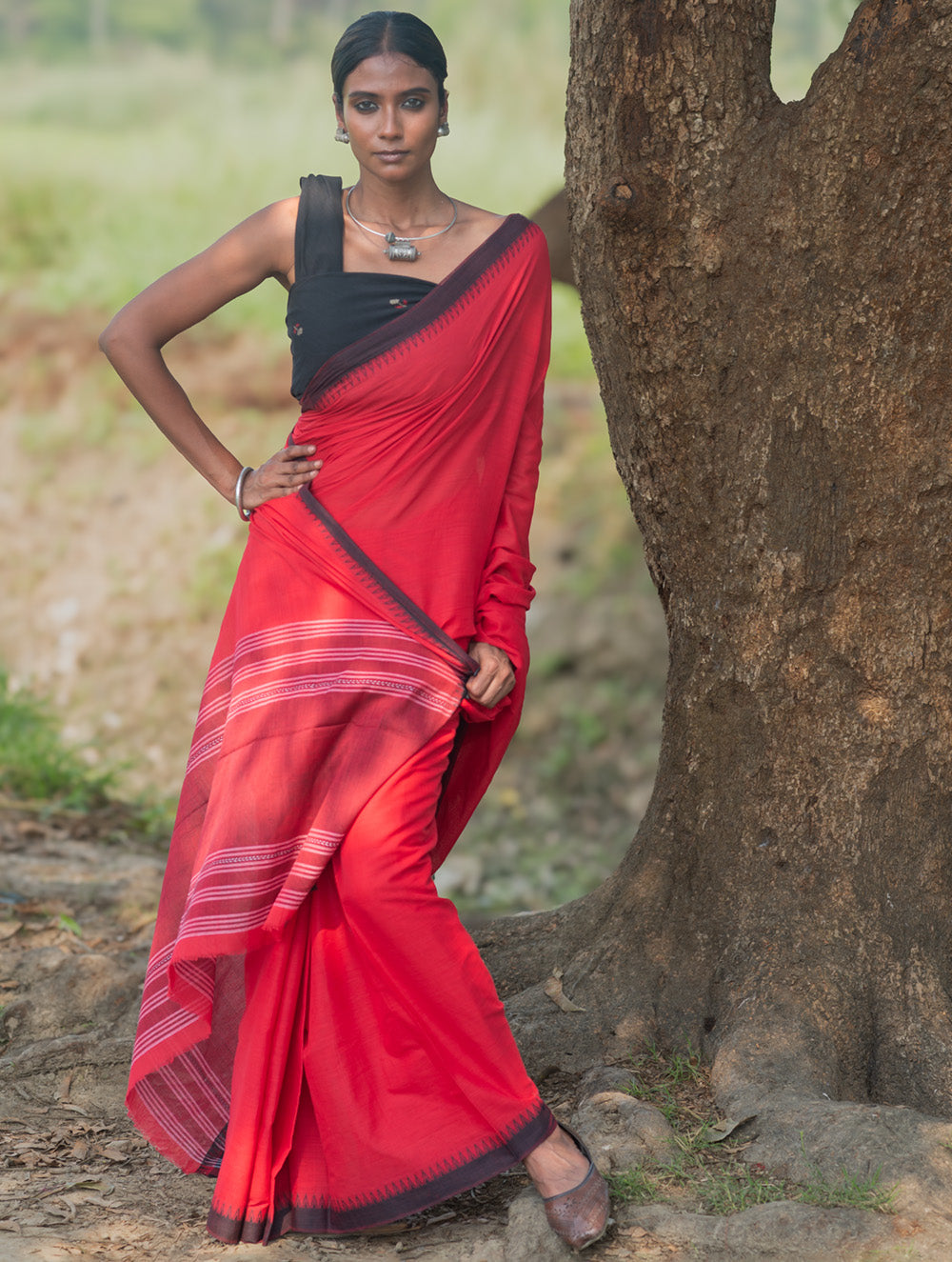Bengal Weaves. Handwoven Soft Cotton Saree - Crimson Flow