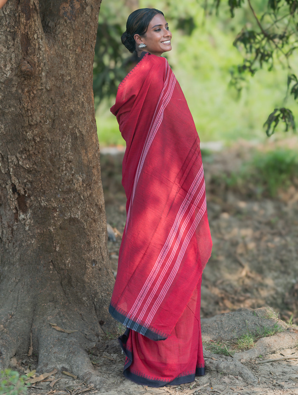 Bengal Weaves. Handwoven Soft Cotton Saree - Ruby Rose