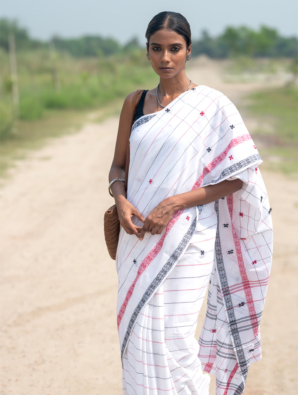 Bengal Weaves. Handwoven Soft Cotton Saree - Ivory Grid