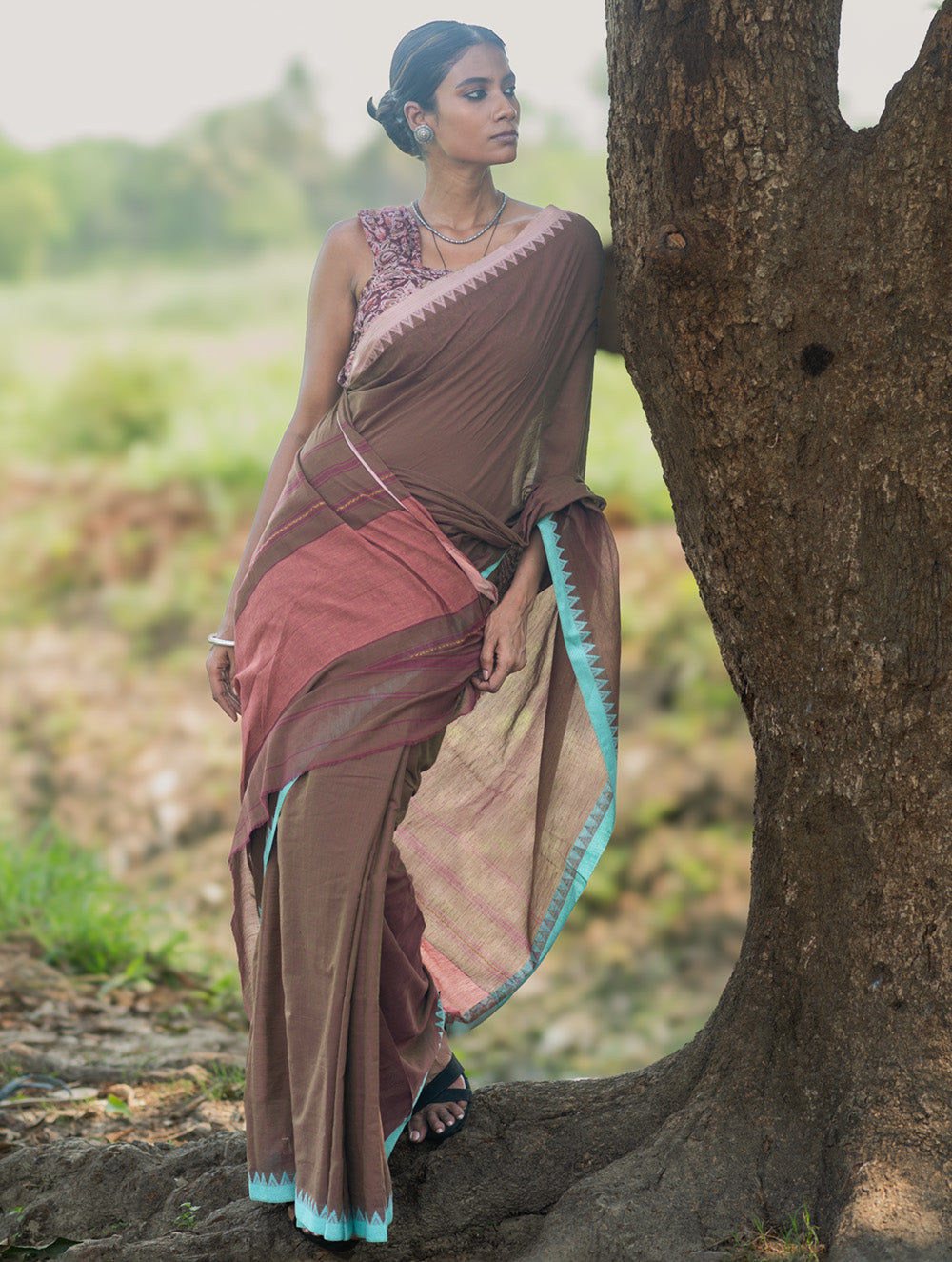 Bengal Weaves. Handwoven Soft Cotton Saree - Cocoa Breeze