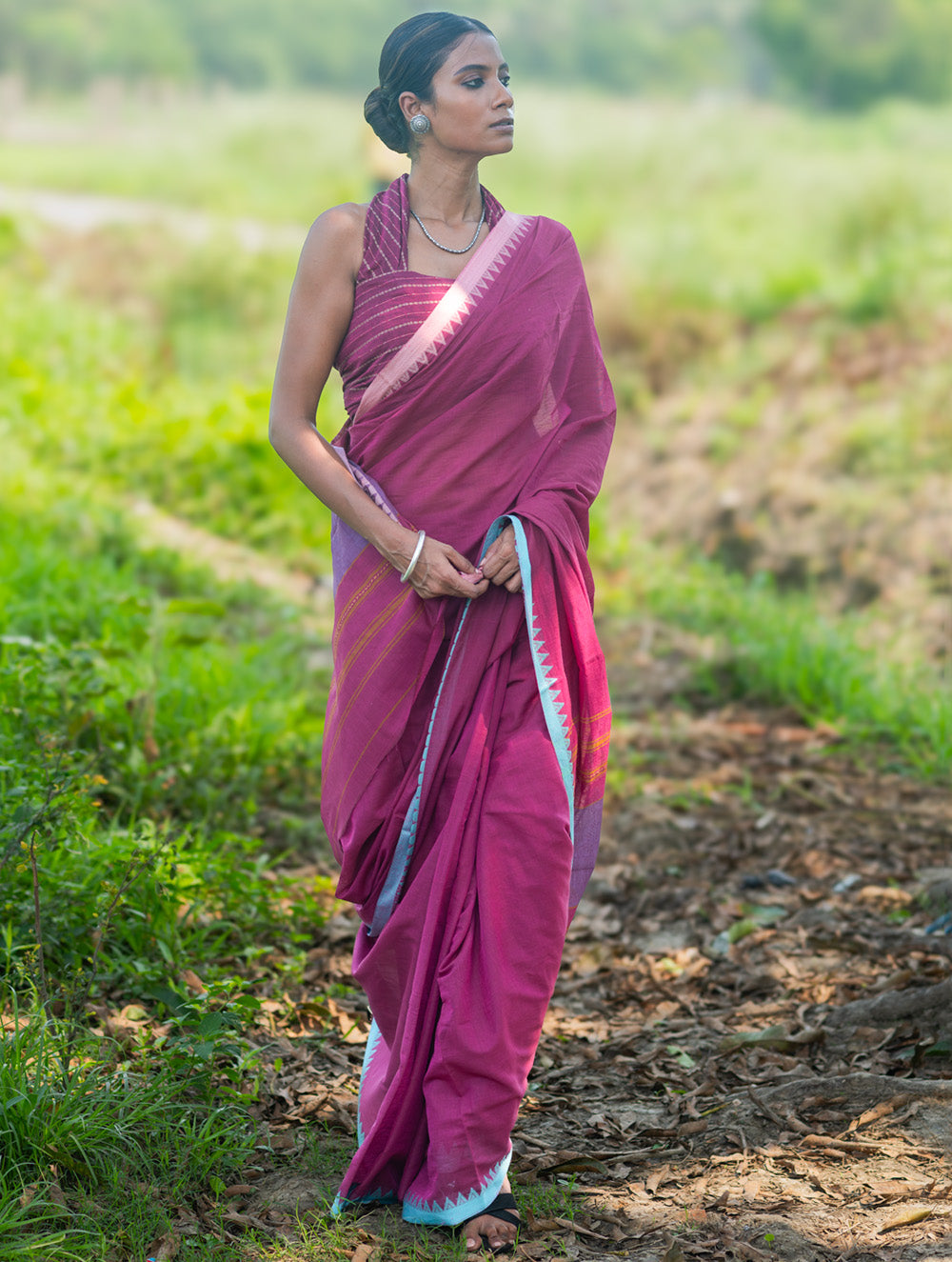 Bengal Weaves. Handwoven Soft Cotton Saree - Berry Bloom