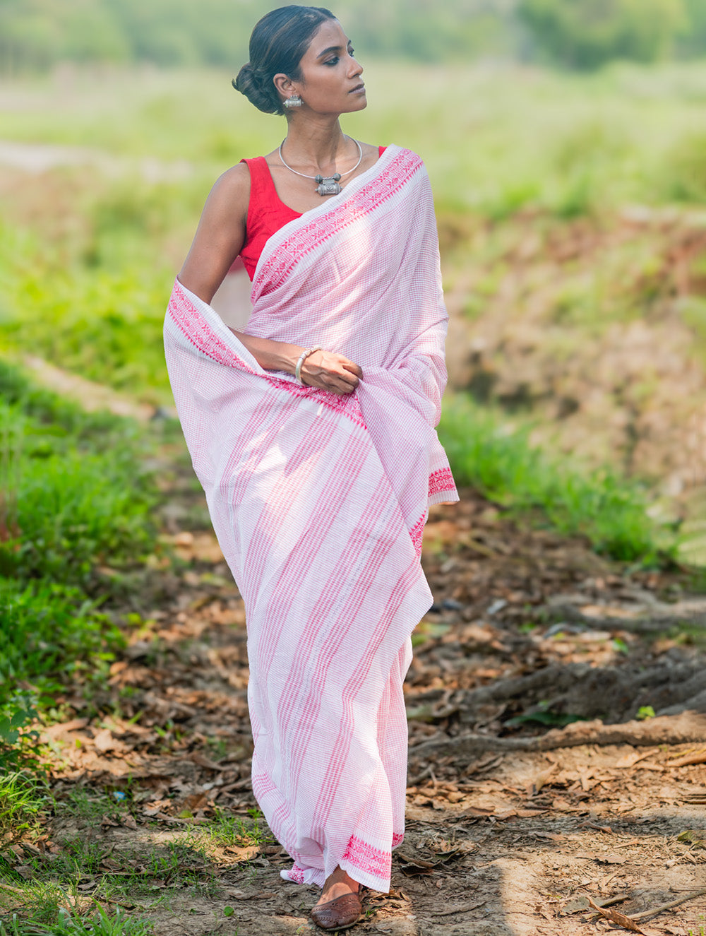 Bengal Weaves. Handwoven Soft Cotton Saree - Rose Grids