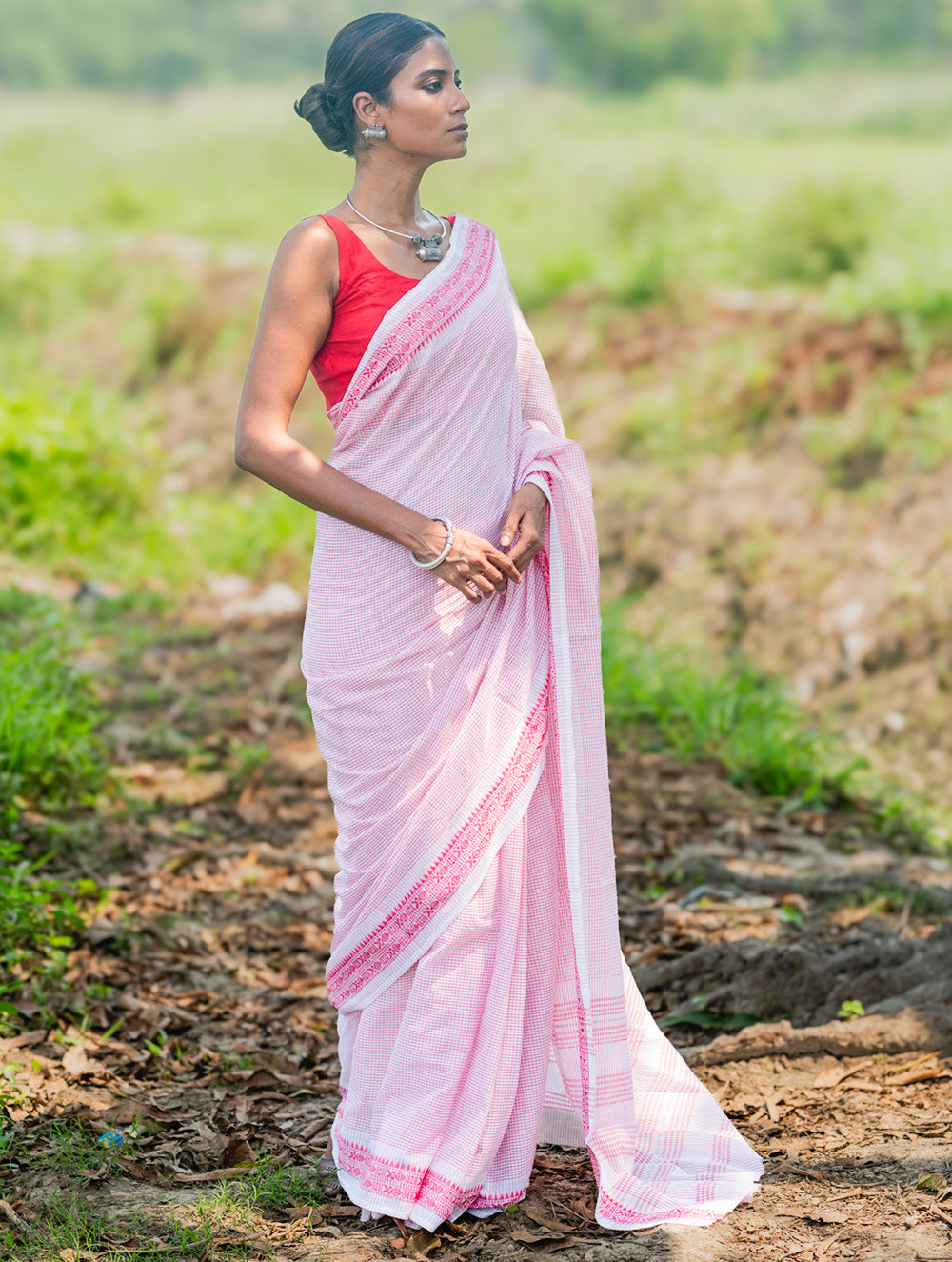 Bengal Weaves. Handwoven Soft Cotton Saree - Rose Grids