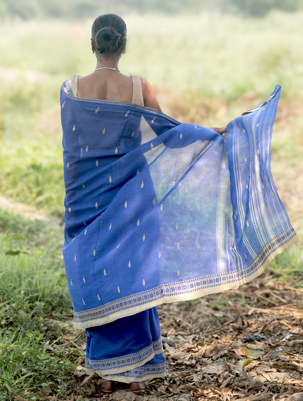 Bengal Weaves. Handwoven Soft Cotton Saree - Sapphire Meadow