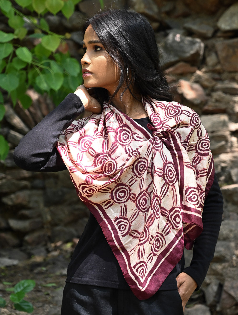 Light & Elegant. Handcrafted Silk Batik Stole - Maroon Medallion