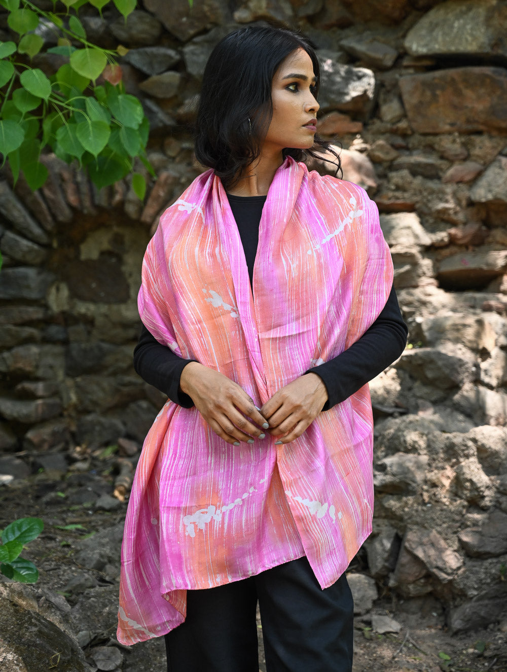 Light & Elegant. Handcrafted Silk Batik Stole - Pink Splatter