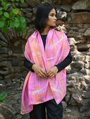 Light & Elegant. Handcrafted Silk Batik Stole - Pink Splatter