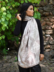 Light & Elegant. Handcrafted Silk Batik Stole - Ivory Slate