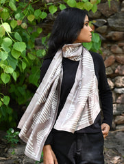 Light & Elegant. Handcrafted Silk Batik Stole - Ivory Slate