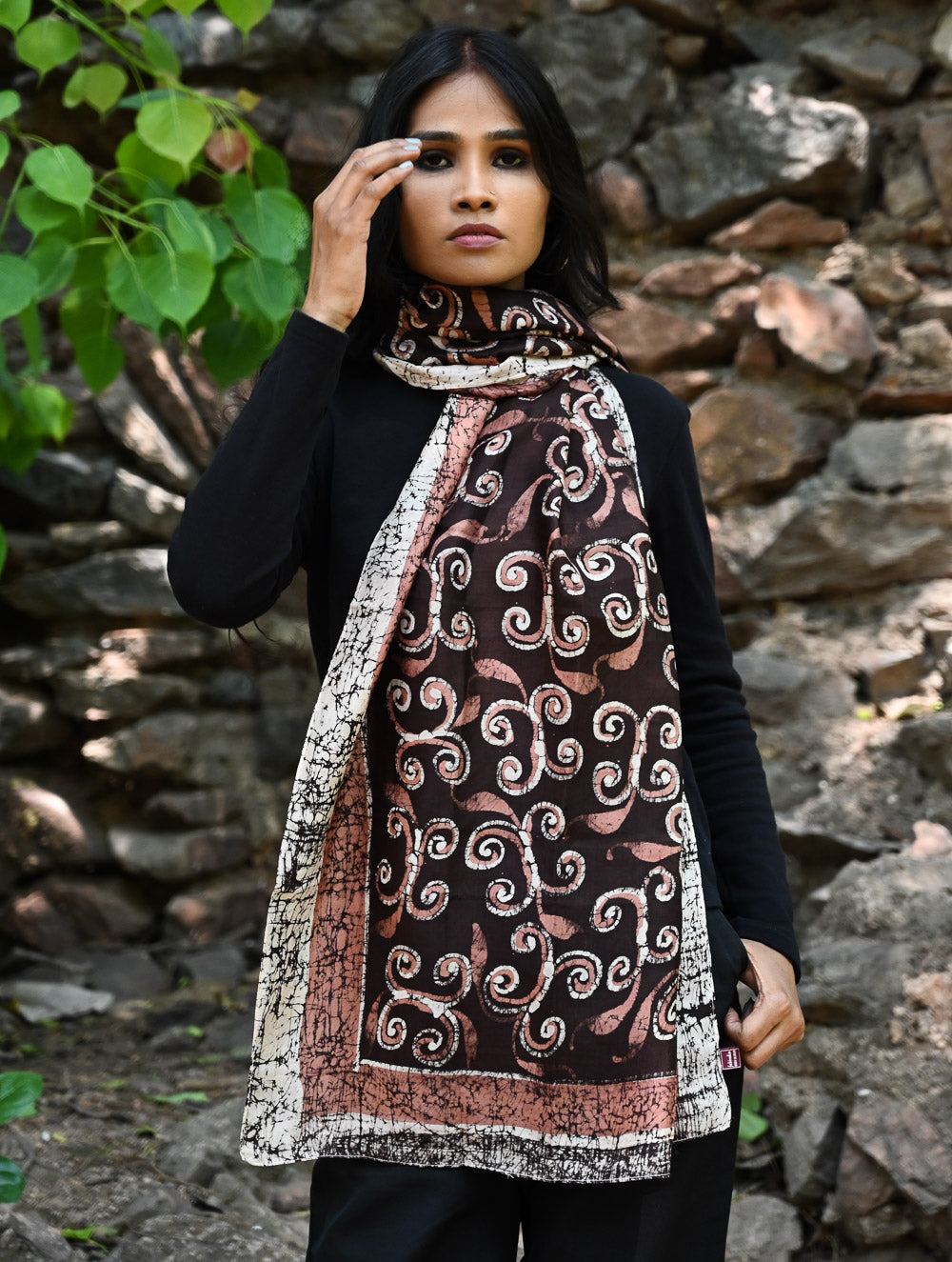 Light & Elegant. Handcrafted Silk Batik Stole - Cocoa Spiral