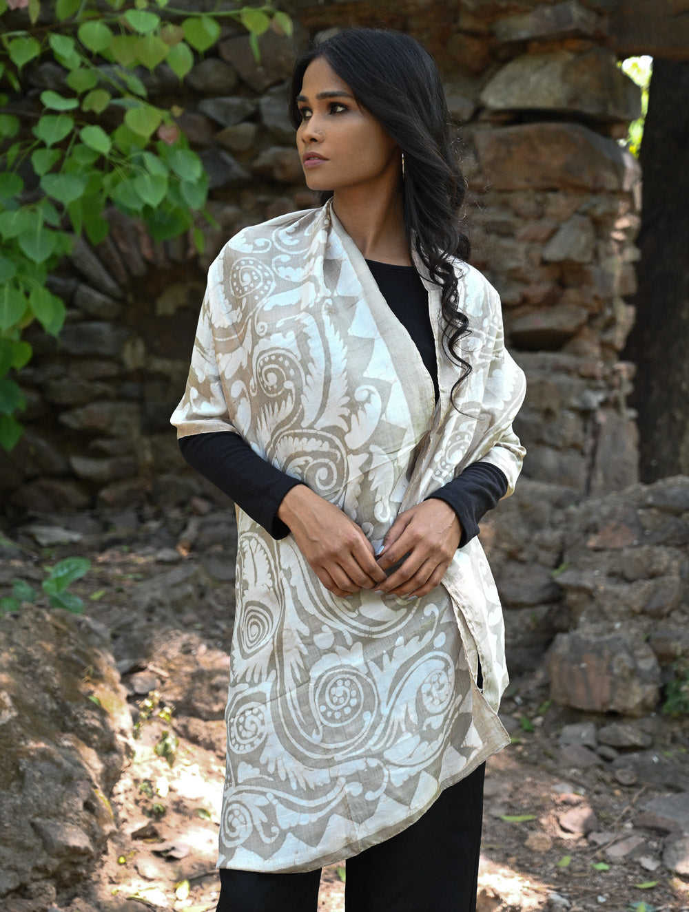 Light & Elegant. Handcrafted Silk Batik Stole - Soft Sand