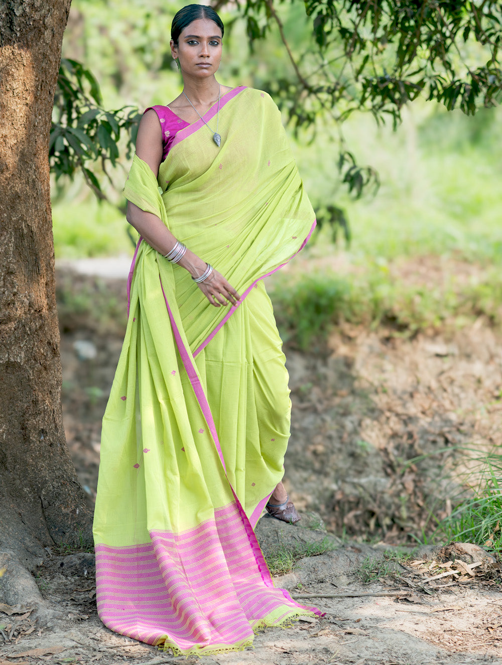 Bengal Weaves. Handwoven Soft Mul Cotton Saree - Pink Parrot