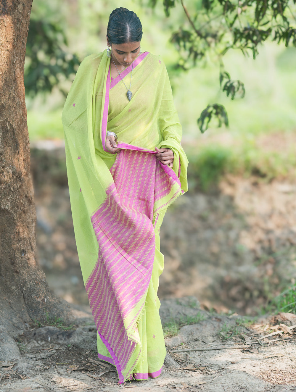 Bengal Weaves. Handwoven Soft Mul Cotton Saree - Pink Parrot