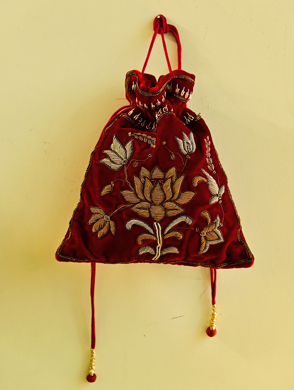 Shahi Nazakat. Zardozi & Resham Embroidered Evening Potli Bag - Gulbano