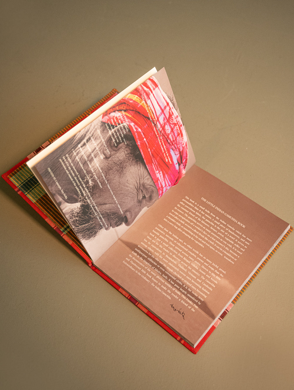 Load image into Gallery viewer, The Little Book of Indian Gamchas - Jaya Jaitly