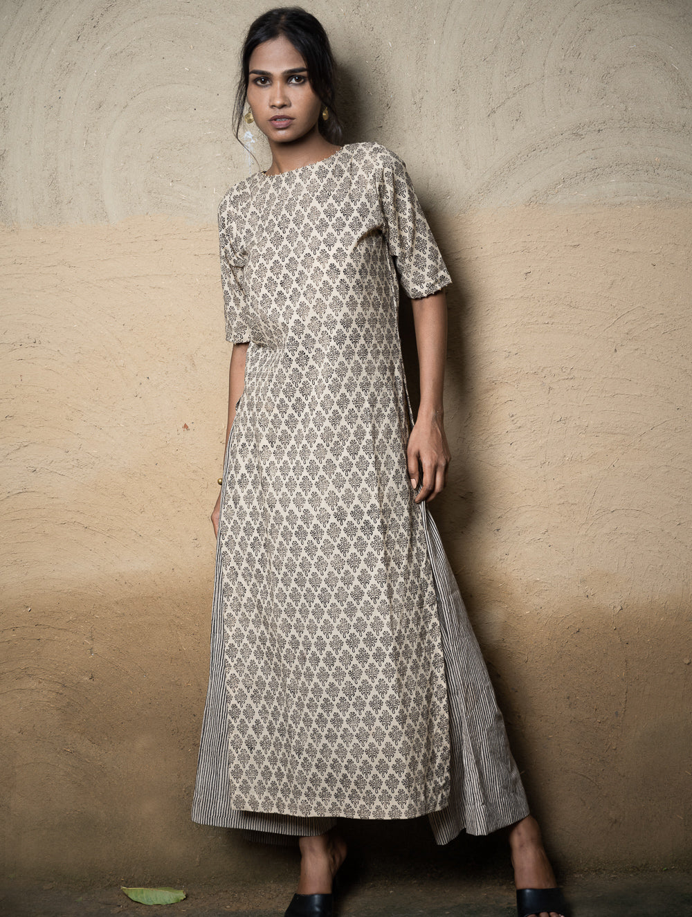 The Work Edit. Bagru Hand Block Printed Cotton Full Kurta Set - Black Florets (2 pc set)