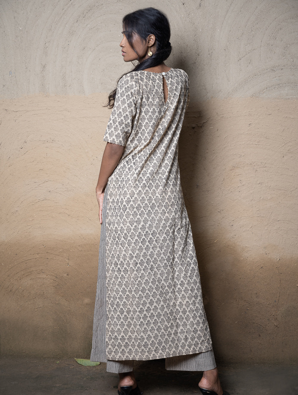 The Work Edit. Bagru Hand Block Printed Cotton Full Kurta Set - Black Florets (2 pc set)